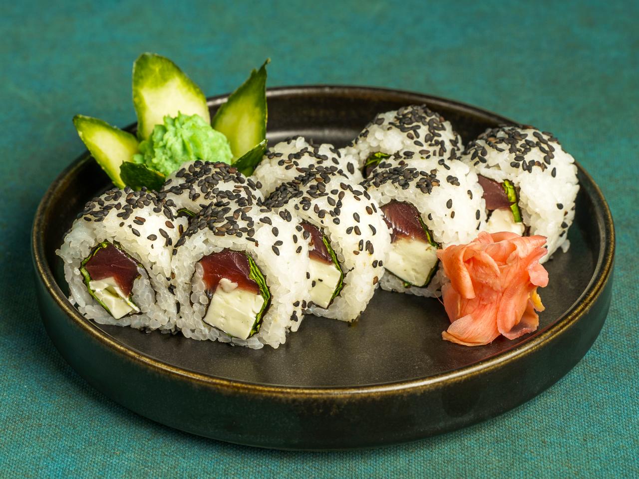GREEN TUNA ROLL