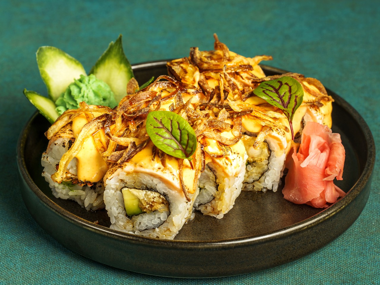 SALMON AND TEMPURA SHRIMP ROLL